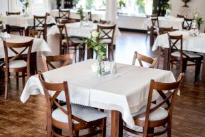 Restauracja lub miejsce do jedzenia w obiekcie Cynamon