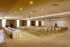 Concorde Sfax Centre商务区和/或会议室