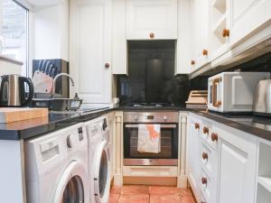 Kitchen o kitchenette sa Vintage Cottage