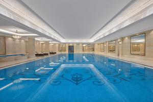 Bazén v ubytování Sheraton Shaoxing Shangyu nebo v jeho okolí