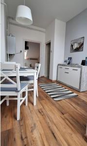 Kuchyňa alebo kuchynka v ubytovaní Esztergom apartman