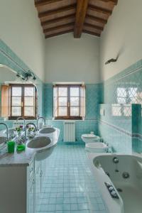 Koupelna v ubytování Relais Antico Borgo San Lorenzo + 37 fotografií
