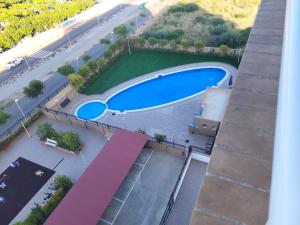 Bazén v ubytování Jardines del mar nebo v jeho okolí