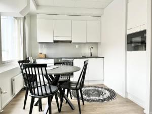 ครัวหรือมุมครัวของ City Home Finland - Junior Suite - Great Location and Amenities