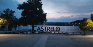 a sign that says castel on the side of a building at CASA DO AVÒ in Castrelo de Miño