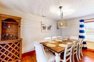 Gallery image of Vitamin Beach 12 in Avon