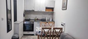 Kjøkken eller kjøkkenkrok på Vila Leona B2