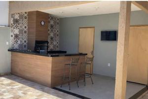 Gallery image of Casa com piscina, grande e espaçosa no Condomínio dos Pássaros in Cabo Frio