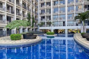 Swimmingpoolen hos eller tæt på MALL OF ASIA Condo with Balcony Facing Pool @ Shore2