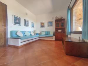 Χώρος καθιστικού στο SA MARINA- 200 METRI DAL MARE VISTA SU TAVOLARA!!!