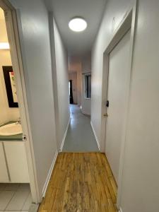 Gallery image of 450$ 7nights // Full Kitchen // Room B in Montréal