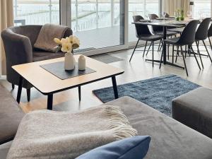 Χώρος καθιστικού στο Spacious Coastal apartment, Wendtorf