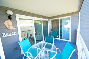 Χώρος καθιστικού στο Harbour Island 305L condo