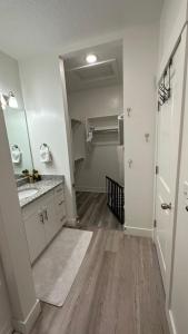 Gallery image of 3rd floor condo in Providence in Providence