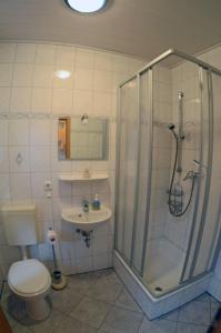 Koupelna v ubytování Breege - Ferienwohnung Kipp 1 + 8 fotografií