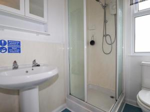 Et badeværelse på Summer Breeze + 17 billeder