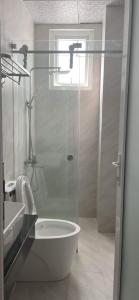 Bathroom sa Nhà của Nâu - Homestay Đà Lạt