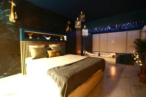 Gallery image of Flower Suite and Spa in La Seyne-sur-Mer