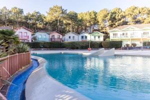 Swimmingpoolen hos eller tæt på Maison pour 4 personnes près des golfs