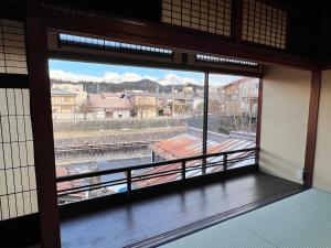 Rõdu või terrass majutusasutuses Hostel Miyagawa by Murasaki