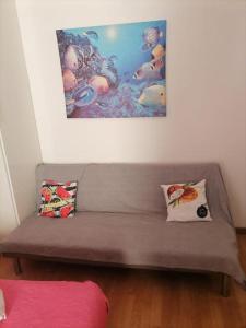 Area soggiorno di Medea rooms palermo centro