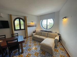Зона вітальні в John Sea Suites