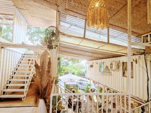 Foto dalla galleria di Karcof Container Hostel a Senggigi