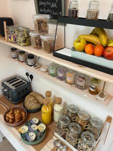 Gallery image of Thistledown Lodge in Fethard on Sea +67 photos