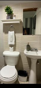 Ένα μπάνιο στο Hostal Rio Piedra