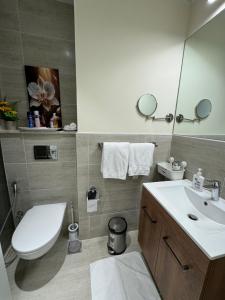 Fotografie z fotogalerie ubytování Beautiful Cozy Studio (Masdar City) v destinaci Al Qurayyah
