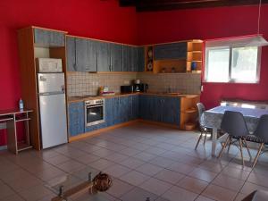 Fotografie z fotogalerie ubytování Cozy Backyard House v destinaci Pláka
