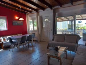 Fotografie z fotogalerie ubytování Cozy Backyard House v destinaci Pláka