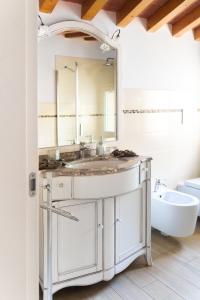 Gallery image of Abano Terme - La Dolce Vita's Villa (comfort & serenity) in Abano Terme +11 photos