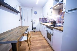 A kitchen or kitchenette at HABANERAS Még 37 kép