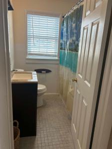 Et badeværelse på OCHG Bay Mist Bottom