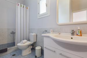 Kúpeľňa v ubytovaní Cycladic Luxurious Maisonette
