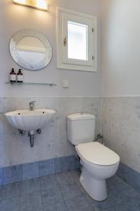 Kúpeľňa v ubytovaní Cycladic Luxurious Maisonette