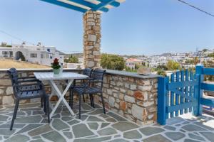 Balkón alebo terasa v ubytovaní Cycladic Luxurious Maisonette
