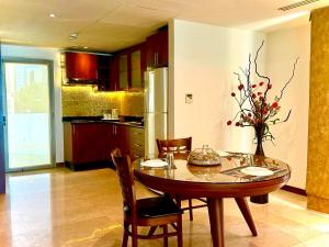 Köök või kööginurk majutusasutuses King Suites Hotel