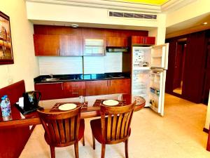 Köök või kööginurk majutusasutuses King Suites Hotel