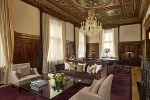 Posezení v ubytování The Ritz-Carlton, Vienna