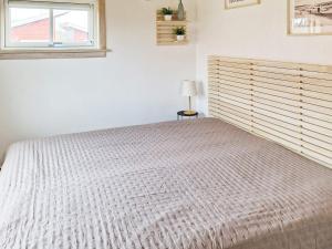 Llit o llits en una habitació de One-Bedroom Holiday home in Gudhjem 2