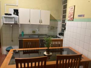 Кухня или кухненски бокс в Hostel do Lucca