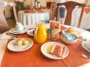 Opciones de desayuno disponibles en Pousada Recanto Paulista