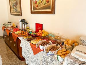 Opciones de desayuno disponibles en Pousada Recanto Paulista