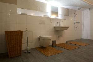 Phòng tắm tại Altstadt Appartements Goslar +32 ảnh