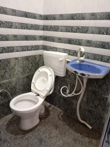 Koupelna v ubytování Ramrameti Homestay