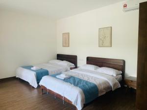 A bed or beds in a room at 【森林城市高尔夫别墅】高性价比，双层别墅民宿