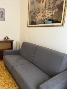 A seating area at Yes Rome Holidays