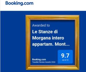 une image d’un cadre avec un fond bleu dans l'établissement Le Stanze di Morgana intero appartam. Monterotondo, à Monterotondo